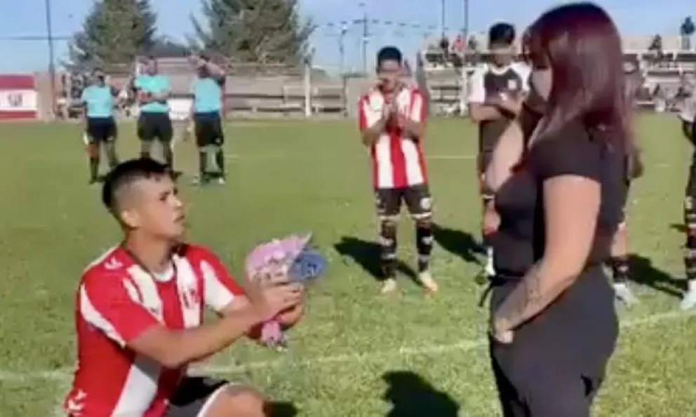 Momento romántico antes del partido. 