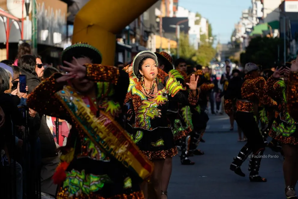 Bariloche se tiñó de alegría. Fotos: Facundo Pardo 