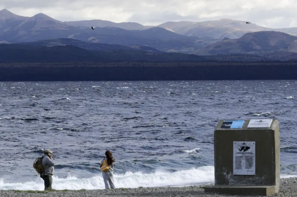 Informarse en sitios oficiales antes de emprender un recorrido de montaña.