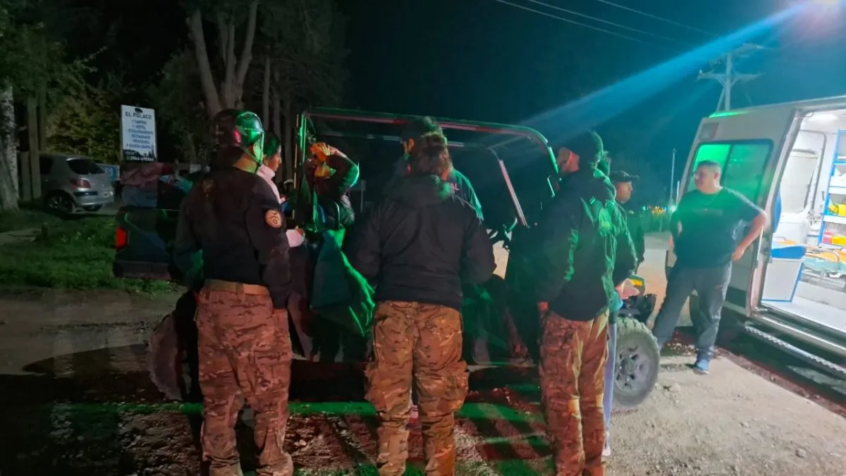 Los rescatistas en el lugar