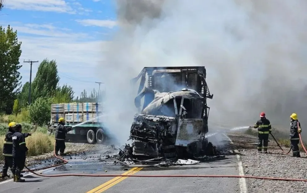 Se reportaron tres personas con lesiones, las cuales, en principio, serían de carácter leve. (Foto: Gentileza)