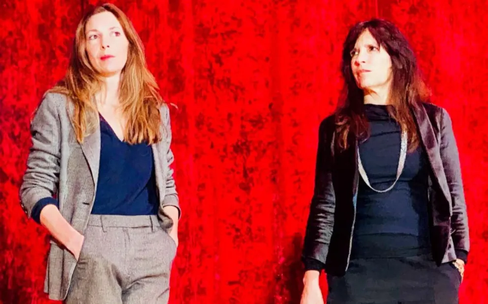 Sofía Bordenave (derecha) junto con Clara Massot, de Maleza Cine, al responder preguntas del público luego de una de las funciones.