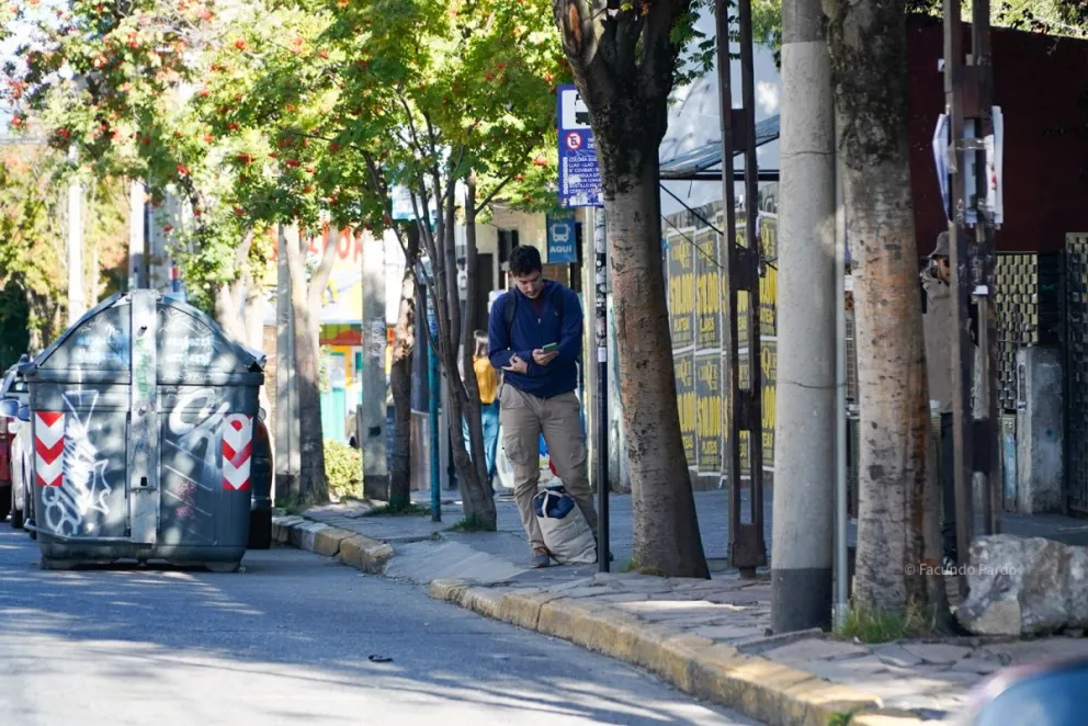A la espera de una línea que no va a circular durante toda la jornada / Fotos Facu Pardo 
