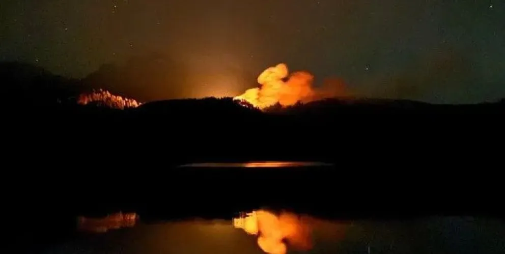 Incendio en la zona de Los Cipreses, en el Parque Nacional Los Alerces, Chubut.