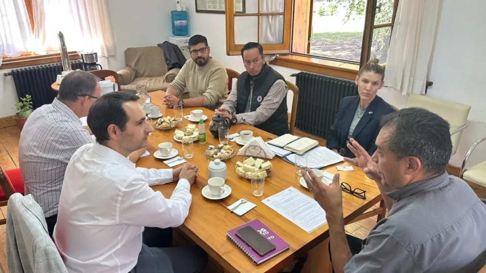 El intercambio de información permitirá a la Embajada mejorar sus consejos de viaje. Foto Municipalidad de Bariloche.