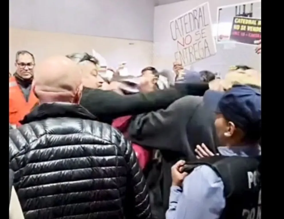 La persona agredida realizó la denuncia correspondiente por la agresión sufrida. 