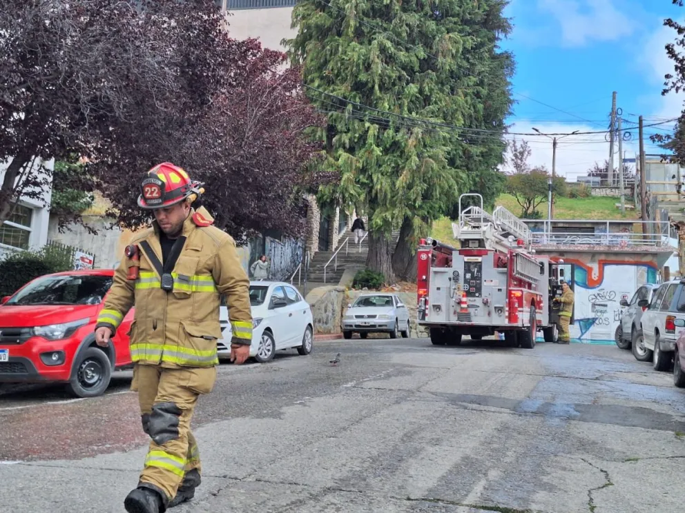Bomberos tuvieron que volver al lugar del incendio. 