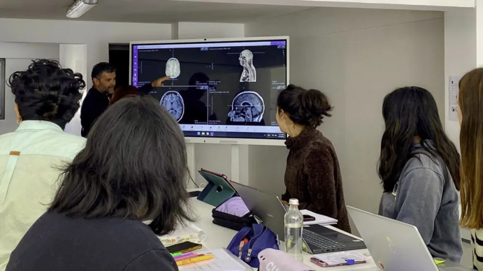 Se financió con fondos obtenidos del Programa Equipar Ciencia III del Ex Ministerio de Ciencia y Tecnología de la Nación.