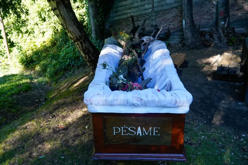 El féretro que recorrió el centro de Bariloche. Foto: Facundo Pardo.