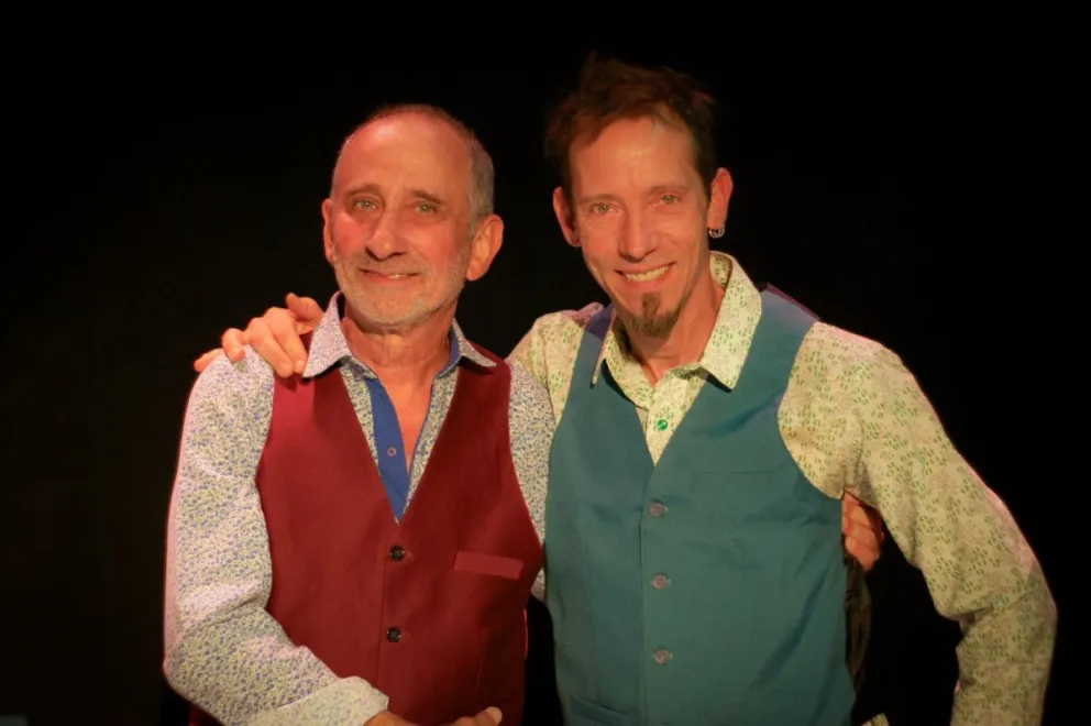 Jorge y Santiago contra la crispación y el desinterés.