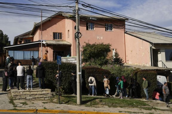 Tierras y viviendas-fila