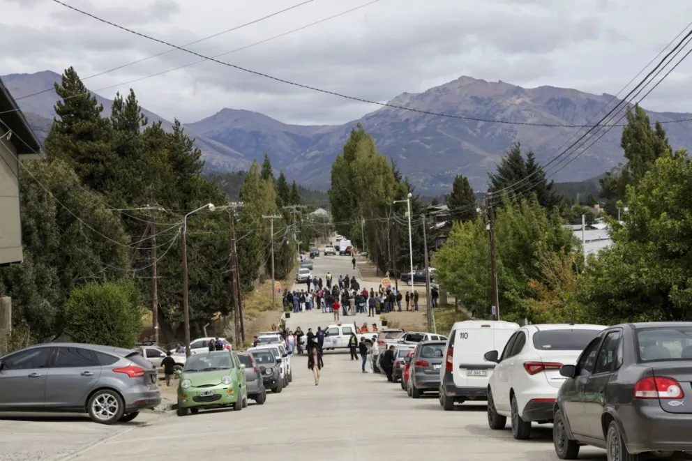 Con un emotivo acto, inauguraron el tránsito en calle La Habana. Fotos: Eugenia Neme