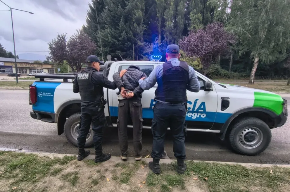  El detenido fue trasladado a la unidad policial, involucrado en una causa judicial por el hecho que protagonizó.