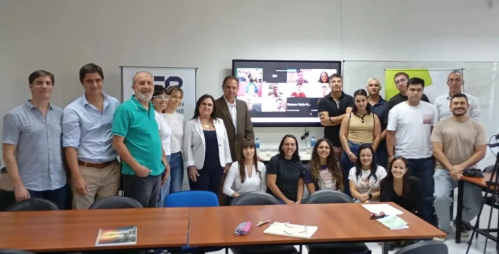Esta nueva cohorte reúne participantes provenientes de campos como la economía, la ingeniería, la abogacía, la administración pública y la ciencia política.