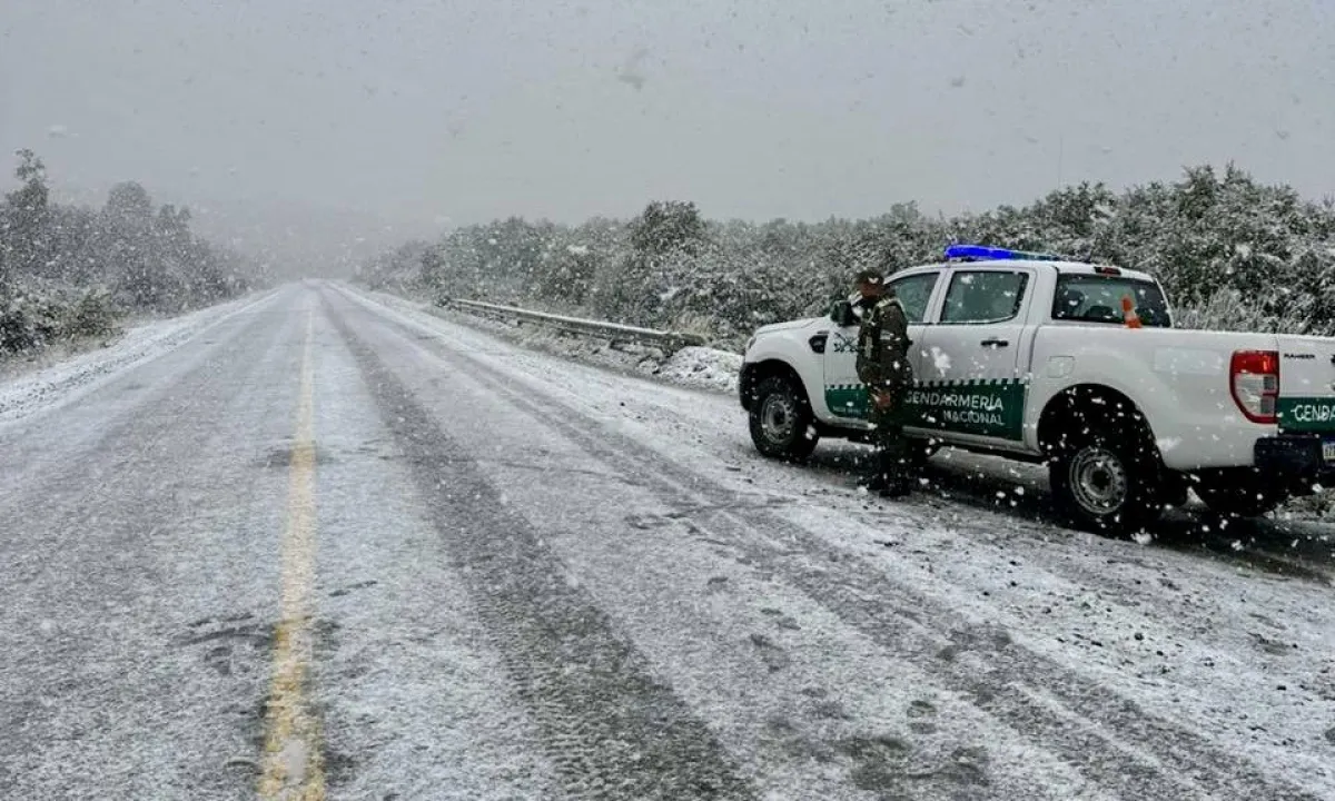 Nevadas en la Ruta 40: piden extrema precaución entre Bariloche y El ...