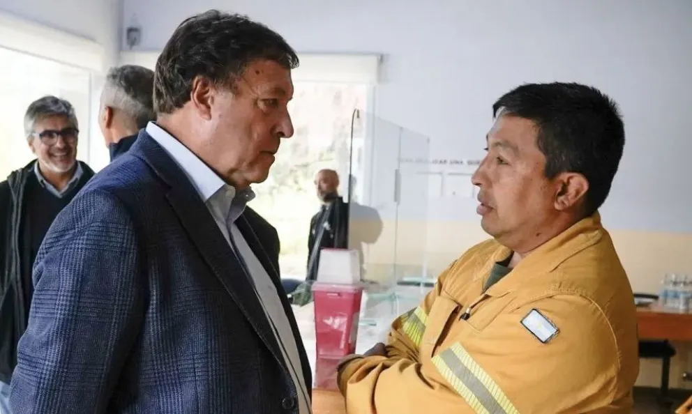 Weretilneck y Orlando Baez, minutos antes del inicio de la conferencia de prensa. Fotos: Facundo Pardo 