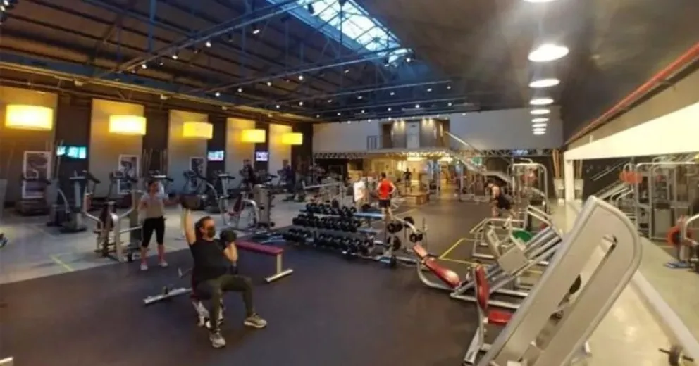 El hombre realizaba actividades de manera regular en ese establecimiento deportivo.