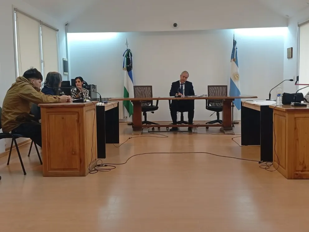 La justicia desestimó la solicitud de domiciliaria y Nahuelpan seguirá detenido por la balacera en Pioneros. 