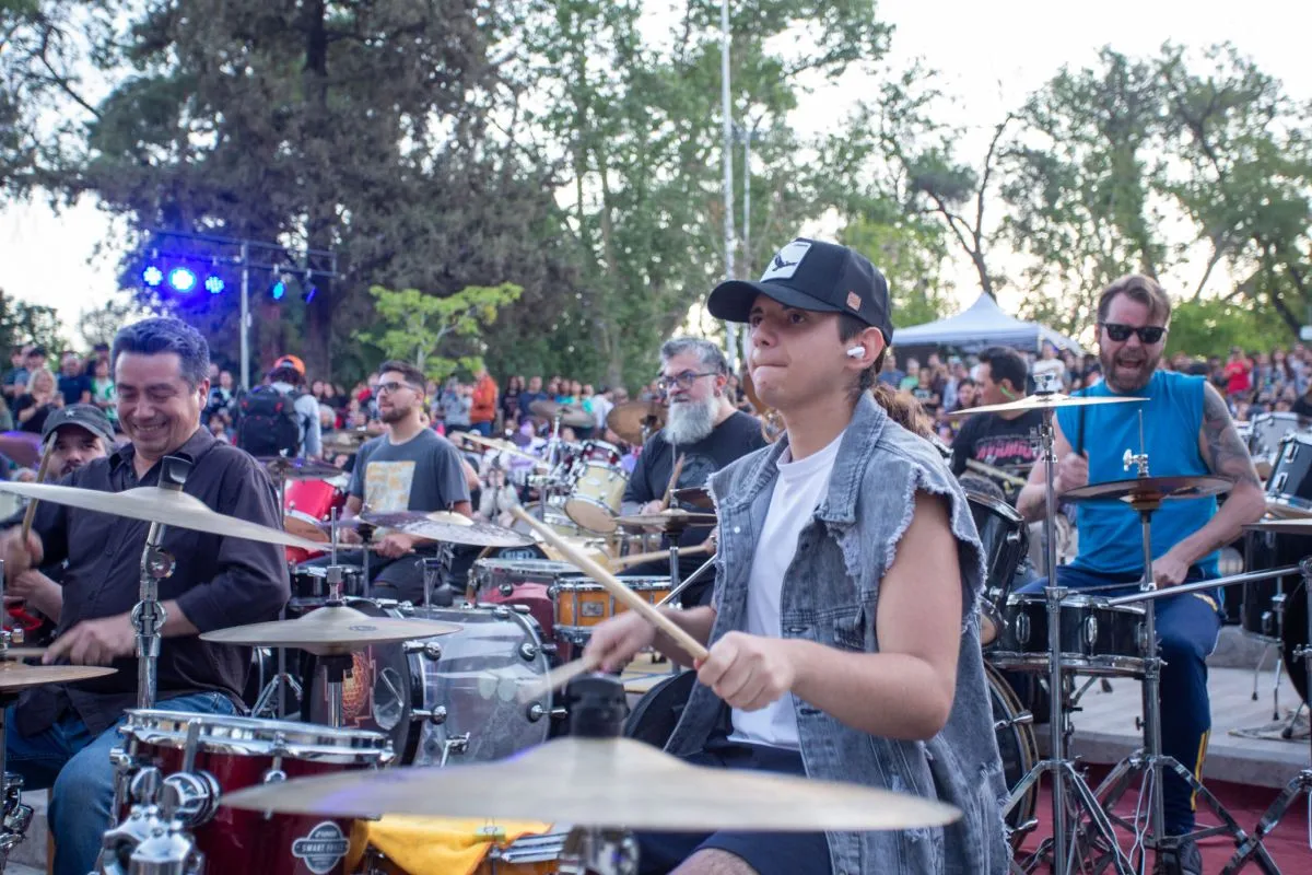 "Bateros en Bariloche": encuentro histórico de bateristas en el Centro Cívico