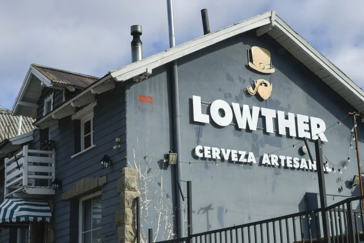 Delincuentes robaron televisores y dispositivos electrónicos de cervecería en calle Mitre