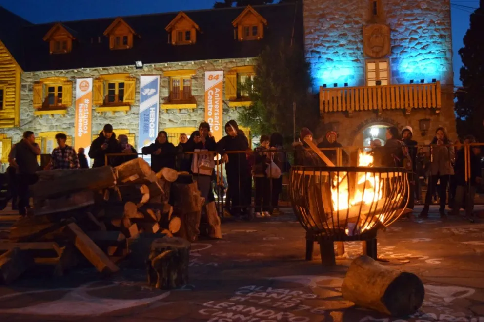 Comenzará con la tradicional "Vigilia de Malvinas", el 1 de abril, en el Centro Cívico. Fotos Municipalidad de Bariloche.