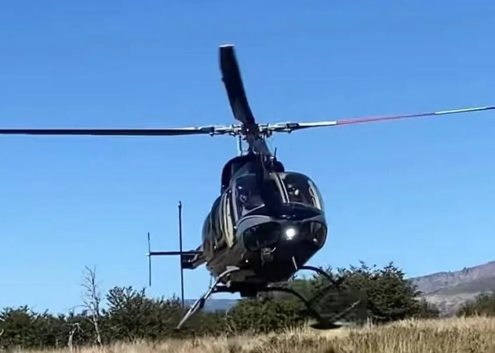  Se realizó la extracción en un helicóptero de la Agencia Federal de Emergencias. Fotos Parque Nacional Lanín.