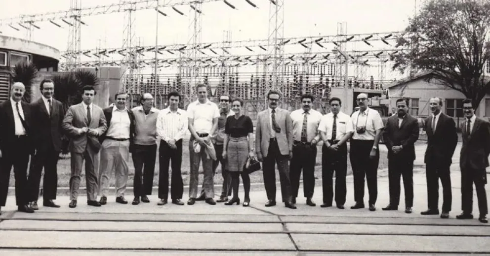 Foto histórica de quienes integraron la gran familia de la Fundación. 