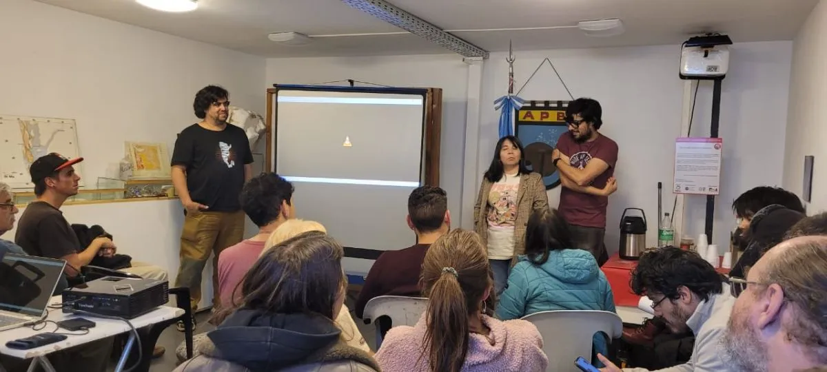 El Museo Paleontológico Bariloche presentó a sala llena el documental "Plesiosaurios vivos"