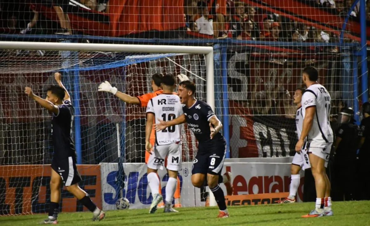 Newell's Old Boys sufrió una dura eliminación ante Acassuso en la Copa Argentina