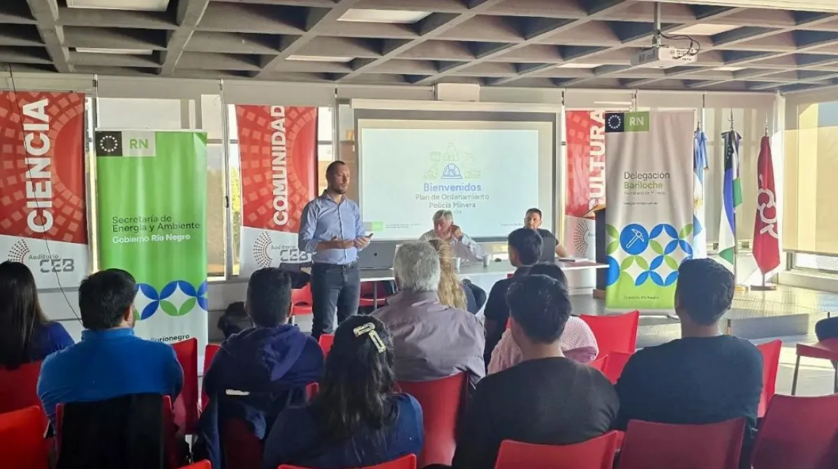 La Secretaría de Minería capacitó a productores locales para modernizar controles y ordenar la actividad
