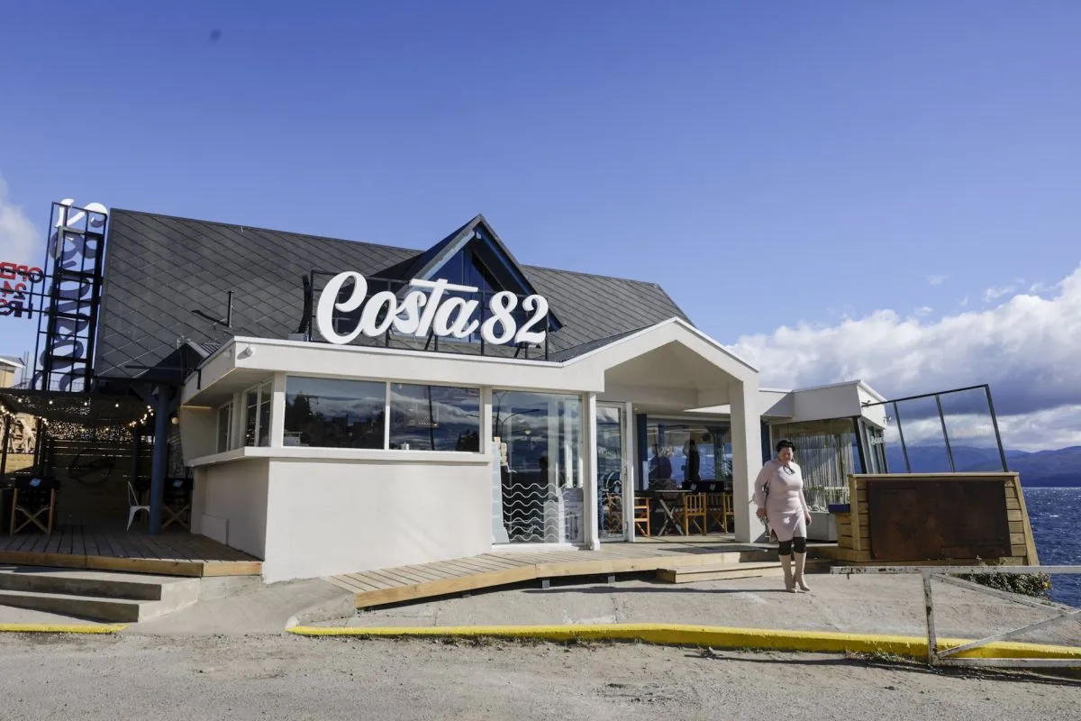 Inauguraron el restaurante "Costa 82" que financiará el Memorial Malvinas de Bariloche