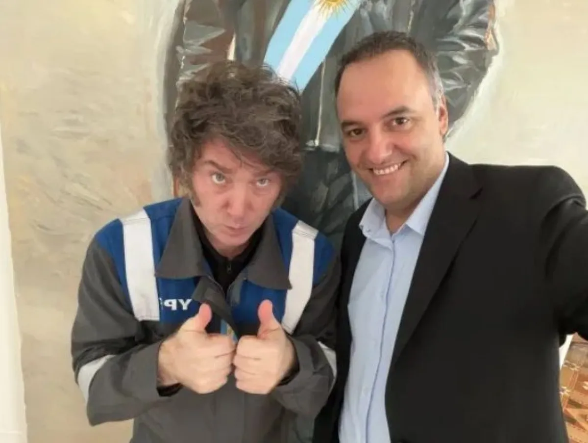 Amplían denuncia contra Manuel Adorni por enriquecimiento ilícito y citan a declarar a escribana
