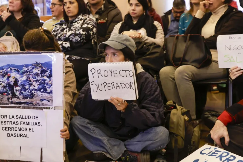 Continúan las reuniones para sumar propuestas a una problemática que afecta a un sector importante de la ciudad. Foto Euge Neme 