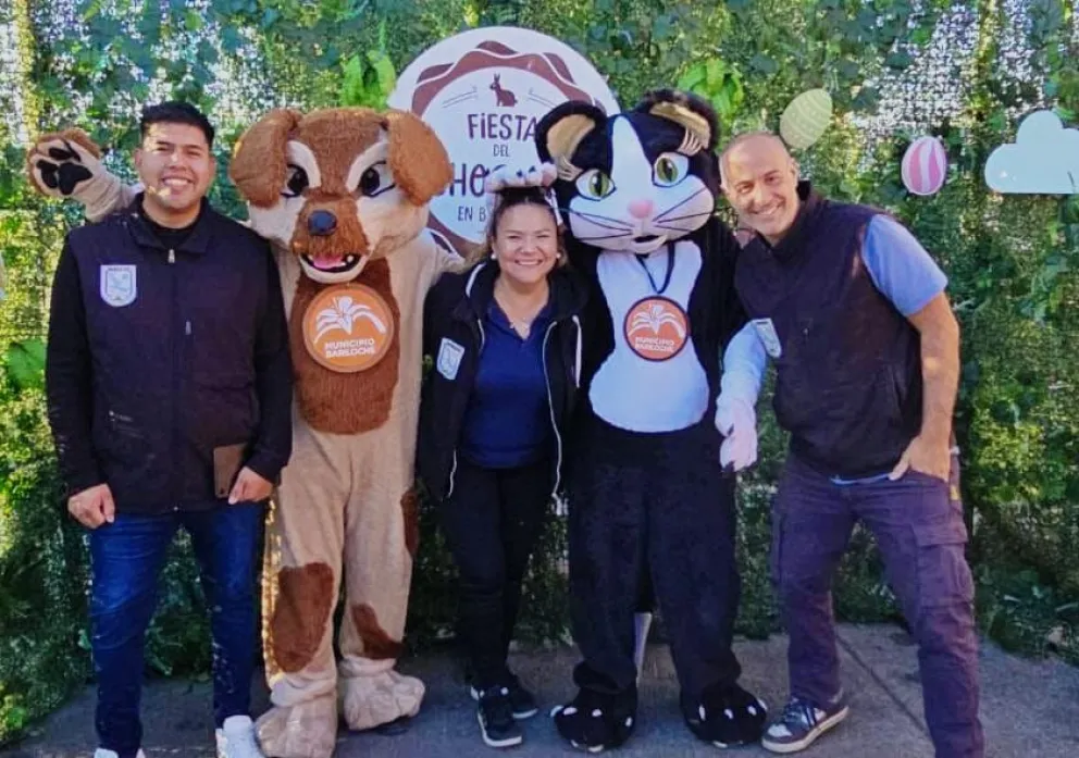 El equipo de Sanidad Animal del Municipio en acción. 