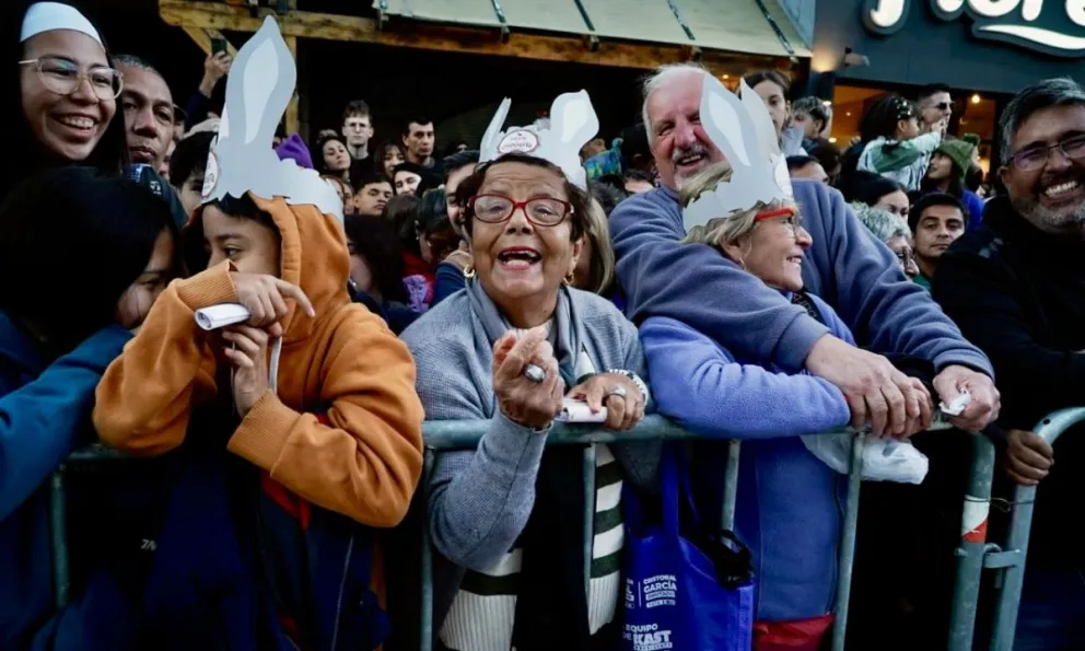 Visitantes disfrutan de uno de los eventos más convocantes de la Patagonia. Fotos Facundo Pardo.