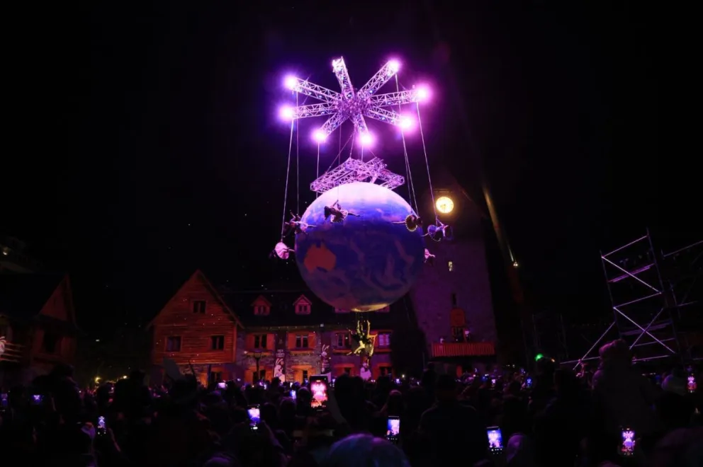 El Cívico, "a todo lo que da" de gente para el cierre del viernes en la Fiesta del Chocolate. 