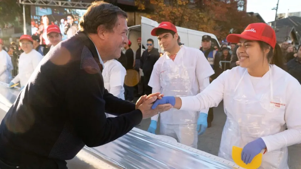 Este viernes, el gobernador Weretilneck recorrió la Fiesta del Chocolate