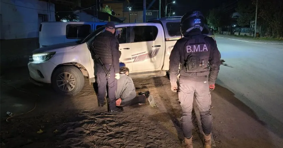 El conductor del vehículo tuvo una actitud reticente y se negaba a descender.