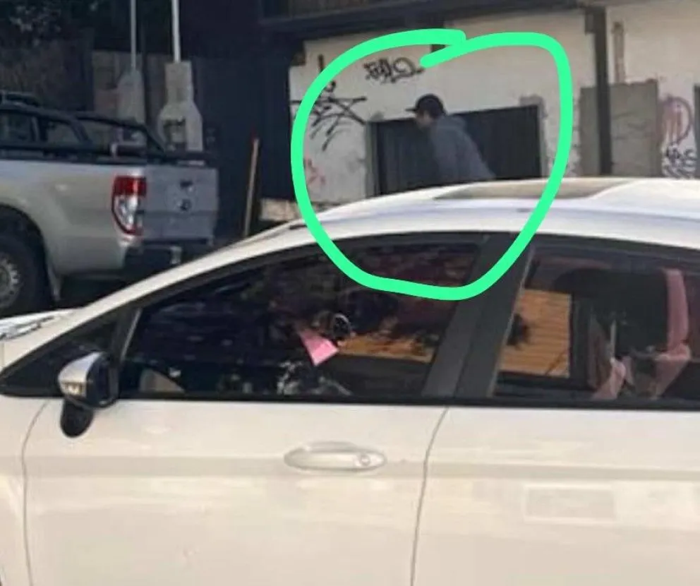 Robó pertenencias de un vehículo con un inhibidor de alarmas en pleno centro de la ciudad. 