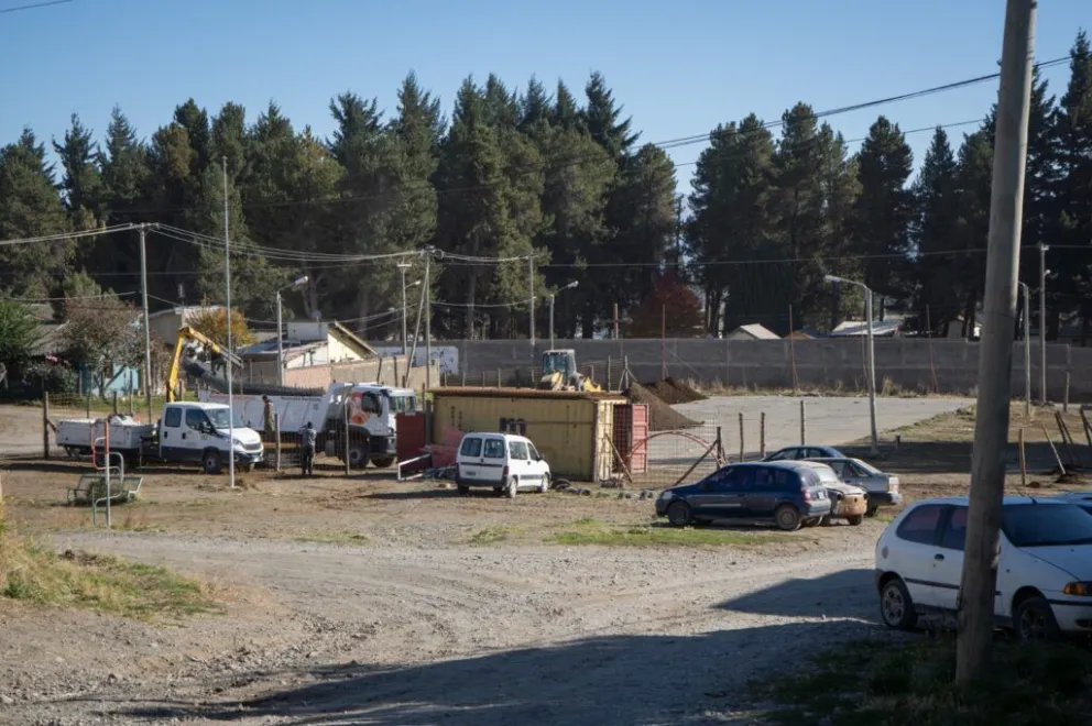 Finalizaron las tareas de demarcación y nivelación del terreno para el gimnasio del Alto de Bariloche.