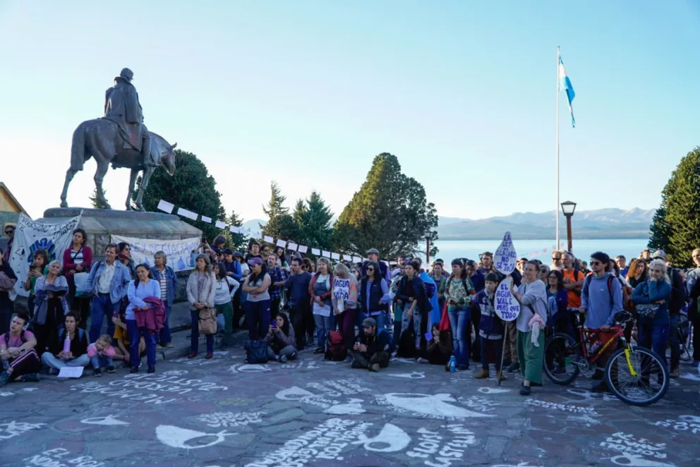 Una jornada plena de reclamos en el Centro Cívico (fotos: Facundo Pardo).