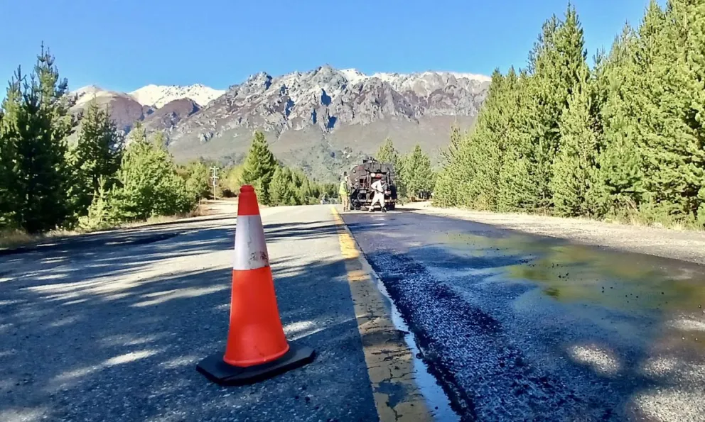 Trabajos en la Ruta 40 antes del inicio del invierno. 