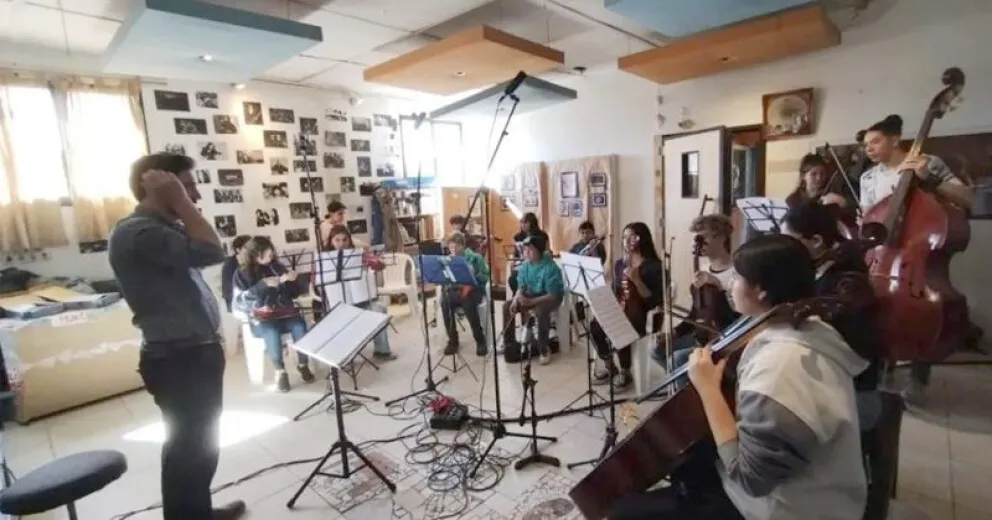 Las clases se dictarán en el multiespacio Dingun Piuke, ubicado en Ruta 40 y Quaglia.