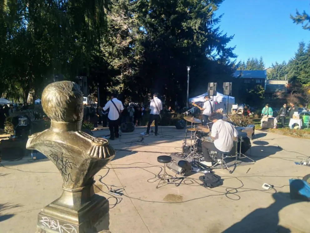 Música y diversas propuestas de emprendedores (imágenes gentileza).