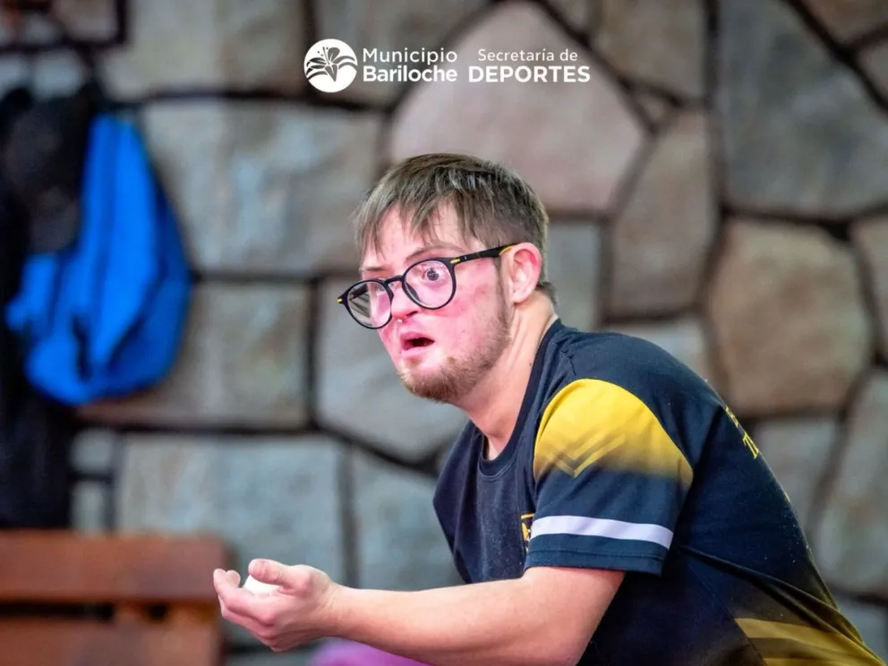 Nuevo desafío para el jugador barilochense. Fotos Municipalidad de Bariloche.