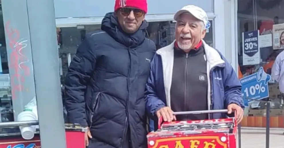 Diego junto a su padre.