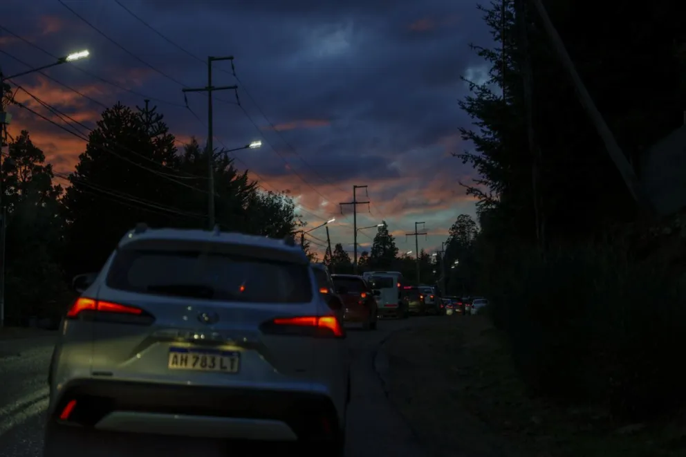 Un otoño muy marcado con mañana bajo cero y cielos coloridos. Foto de Eugenia Neme.