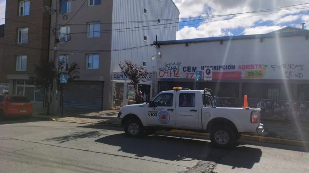 Suspenden las clases en la ESRN 105 y ESRN 45 por amenazas de tiroteo. 