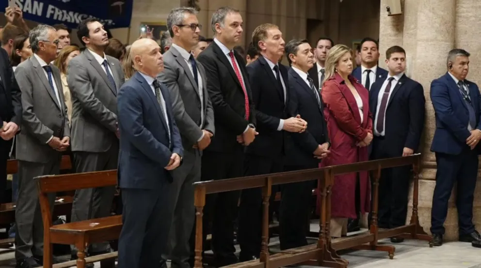Miembros del Gobierno participaron de la misa en homenaje al papa Francisco.