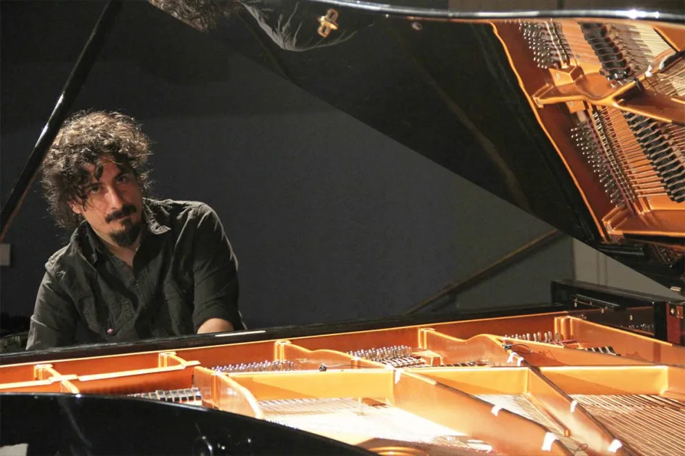 Será la primera vez que Julián Peralta despliegue actividades en Bariloche.